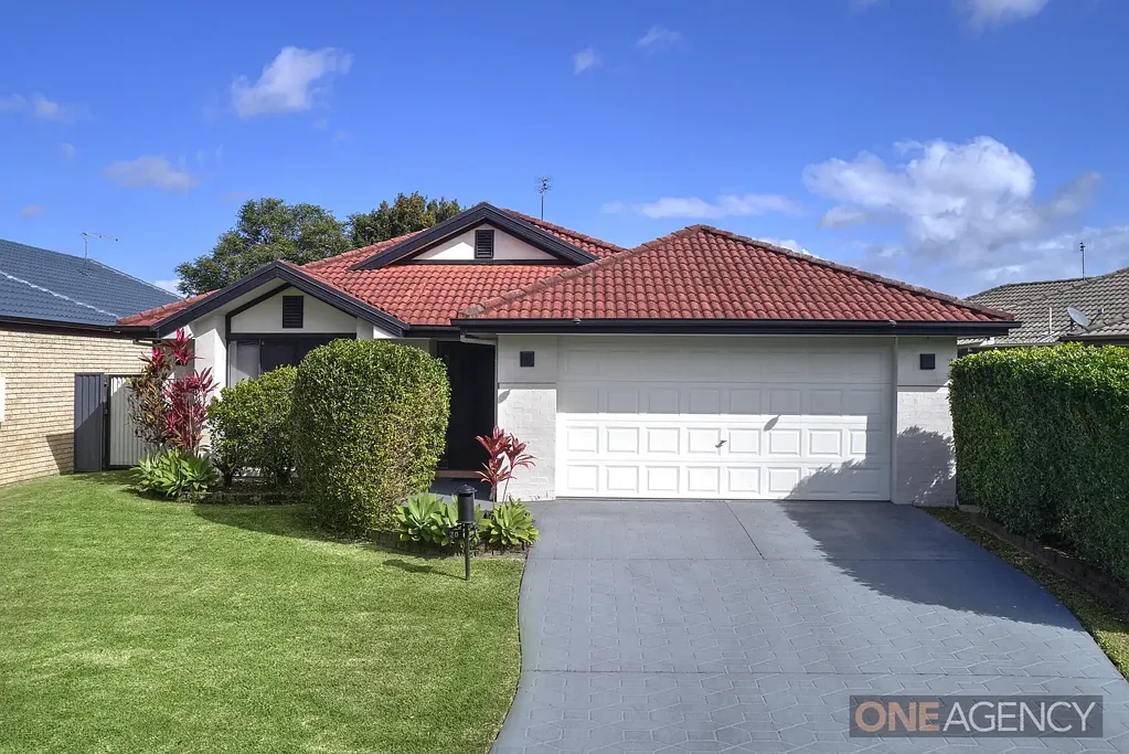 Sippy Downs 4Moenga Spacious, Light-Filled Living with Exceptional Versatility