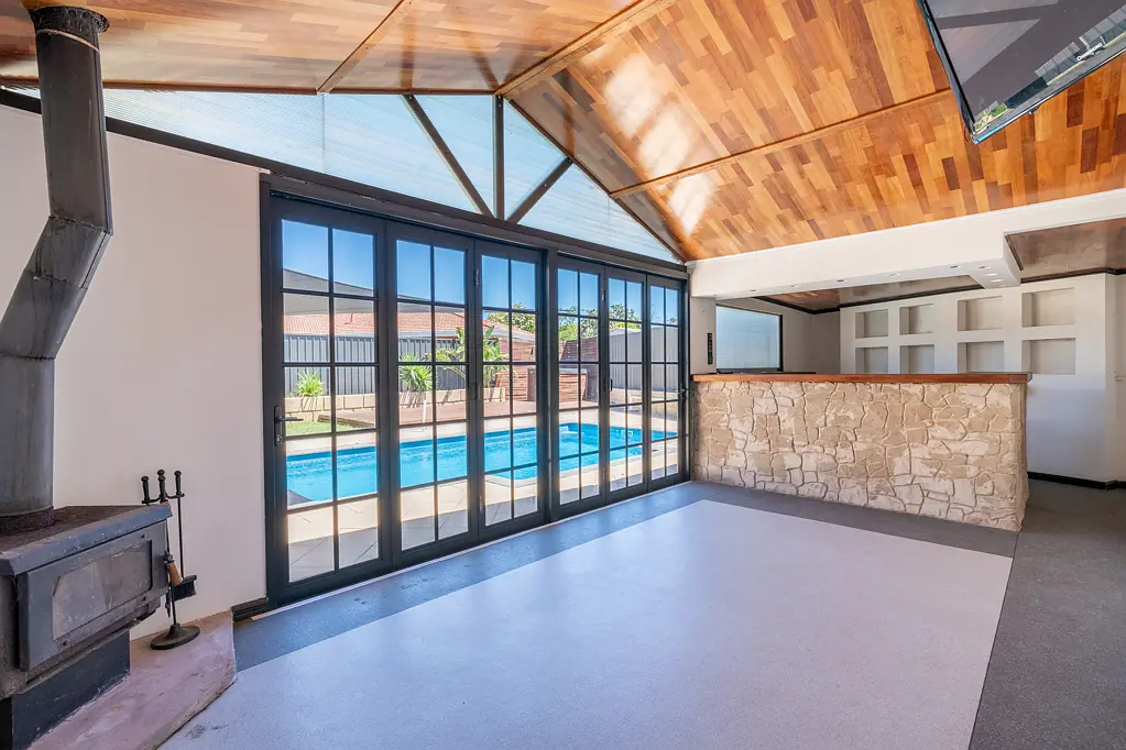 7 Tay Court, Cooloongup, WA 6168