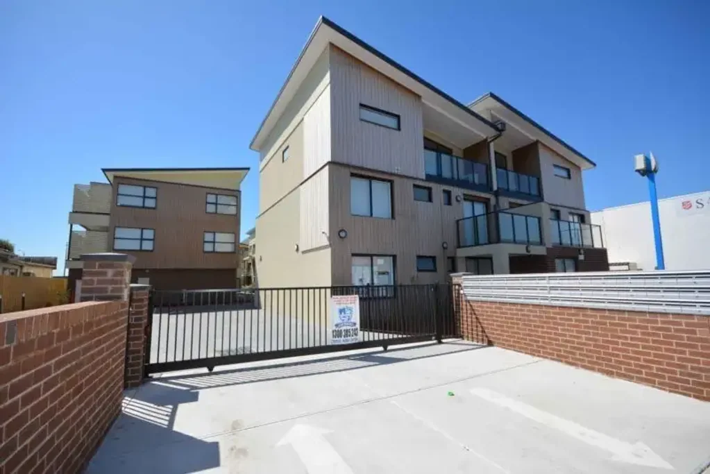 FANTASTIC APARTMENT - HEART OF GLENROY!