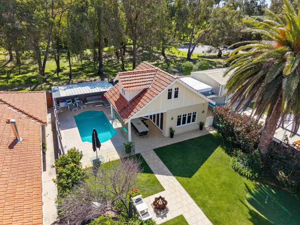 Mount Lawley 4 Bedroom Character & Charm For the Whole Family�