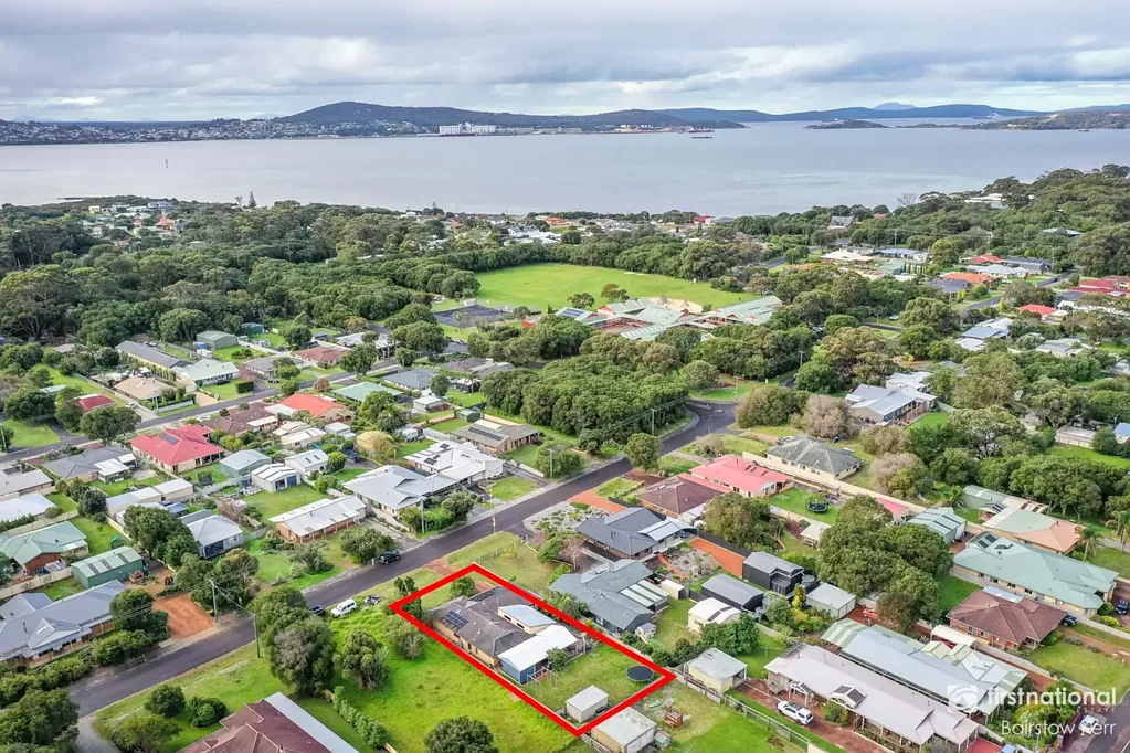 8 Gordon Street, Little Grove, WA 6330