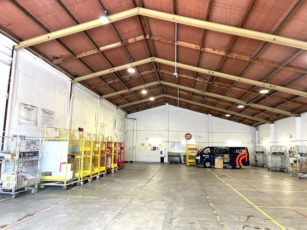 Paraparaumu High-profile warehouse with secure yard