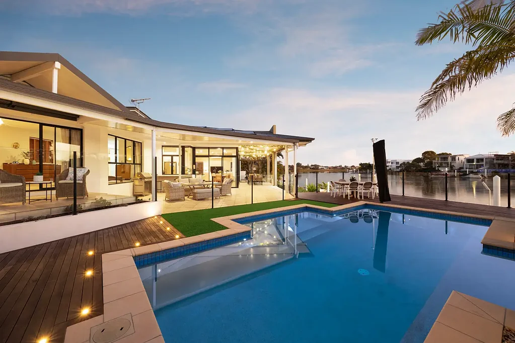 Parrearra 4房  Low set, low maintenance waterfront oasis