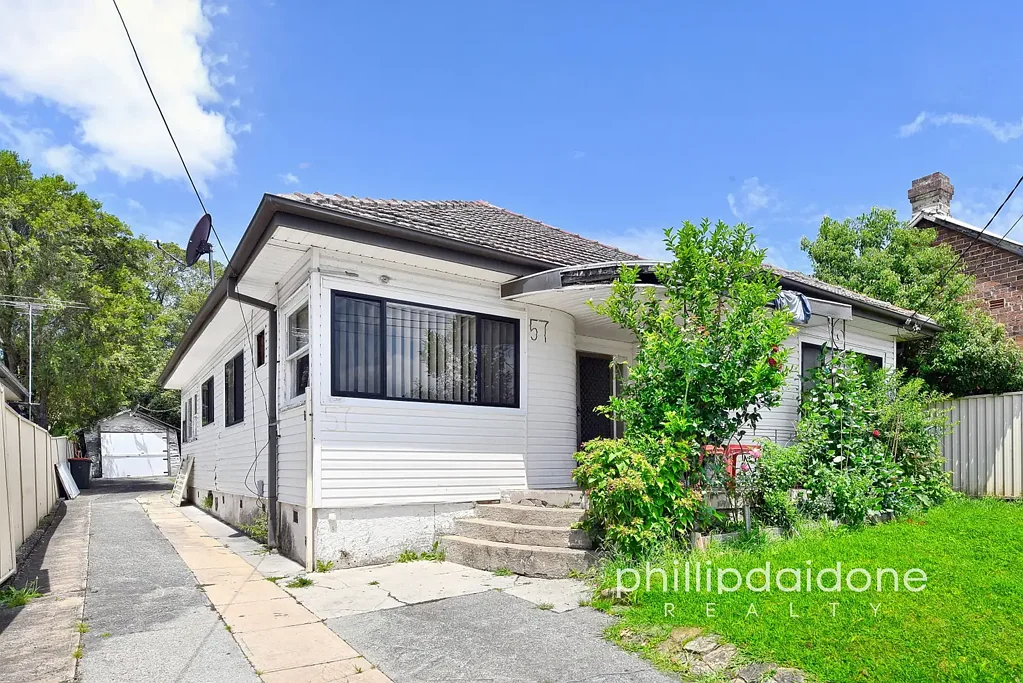 Auburn 3 Slaapkamer DUPLEX POTENTIAL (S.T.C.A).. BIG LAND!!