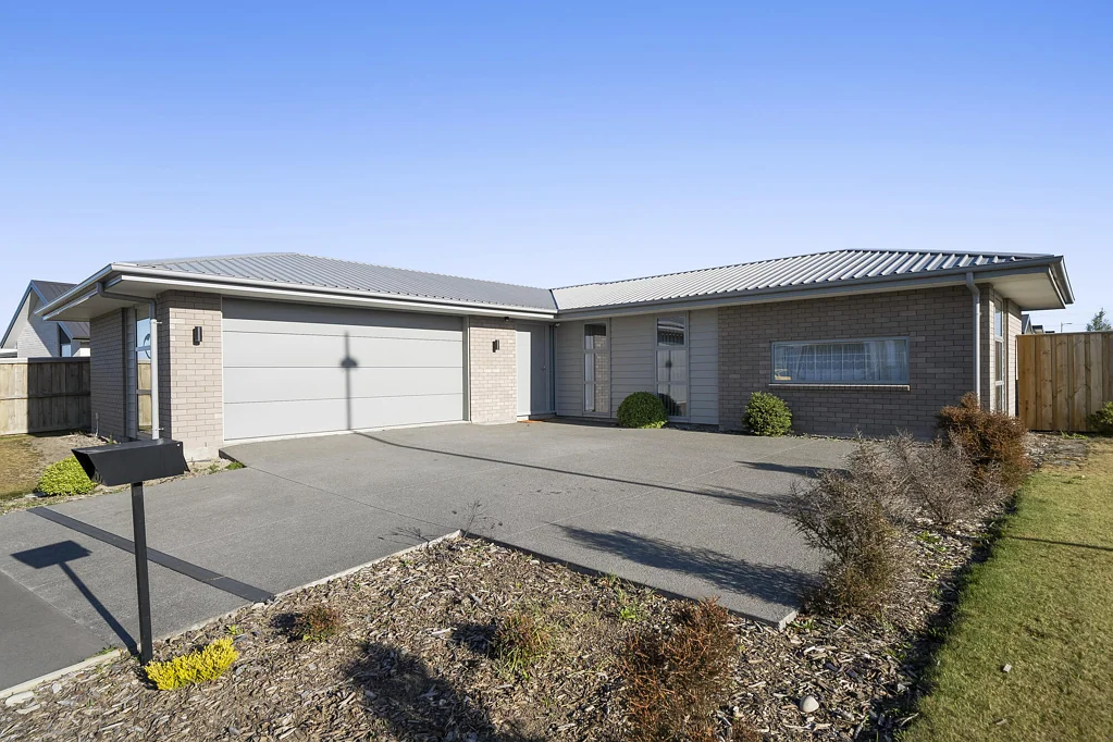 Rolleston 4ห้องนอน Auckland Owners Say Sell, This Gem Must Go!