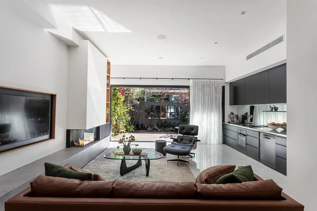 Paddington 4 Bedroom Grand designer oasis unfolding with surprising scale