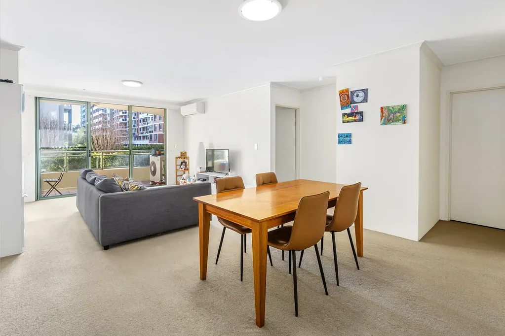 Bright and Spacious apartment