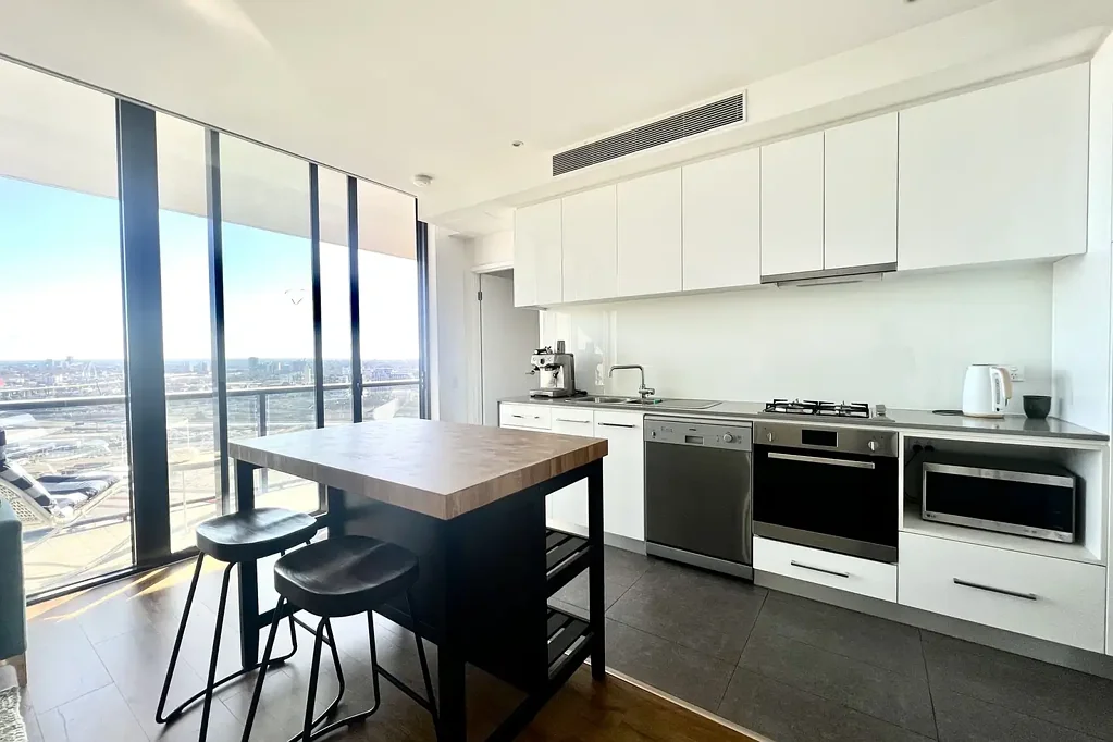 HARBOUR ONE – Fully Furnished 2-Bedroom Apartment with Stunning Views