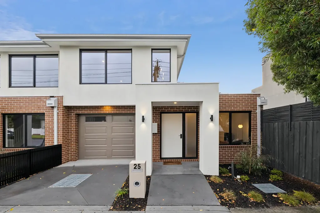 Oakleigh South 2Phòng ngủ Newly Built Luxury with Easy Maintenance