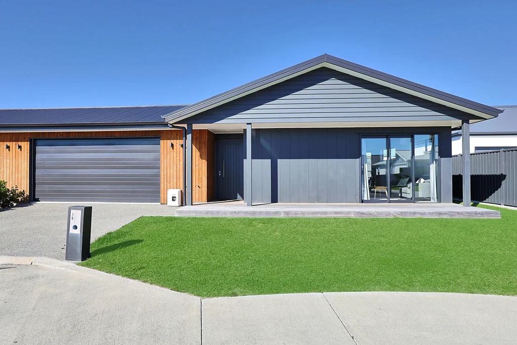 Taradale 2 Bedroom Classy in Cassin