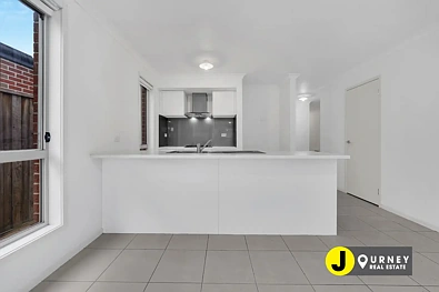 19 Blackhazel Crescent, Clyde North, VIC 3978, 4 chambres, 2 salles de bain, House
