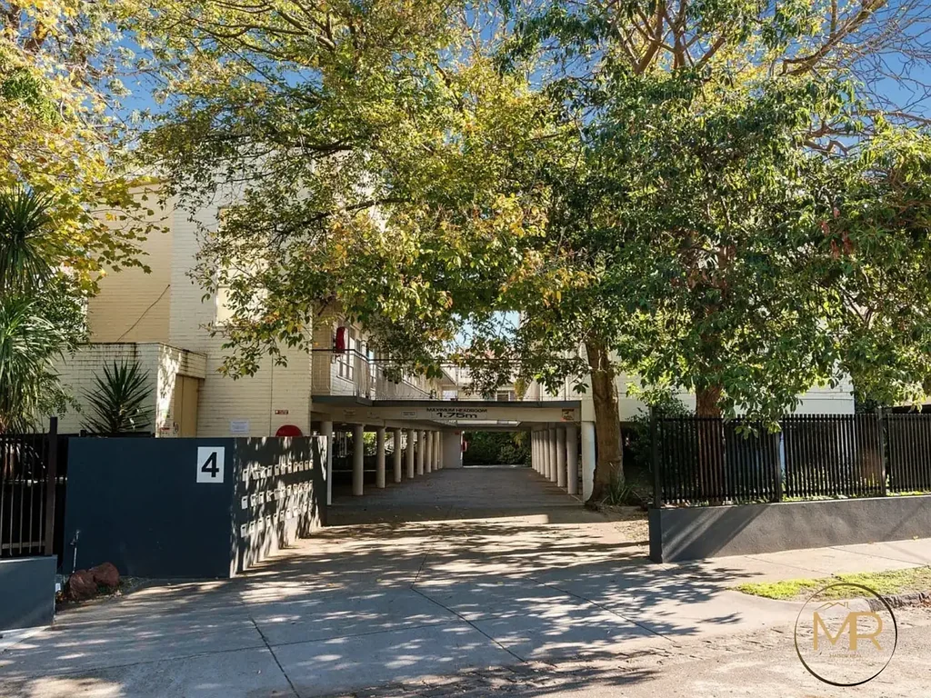 Comfortable Living in a Prime St Kilda East Location