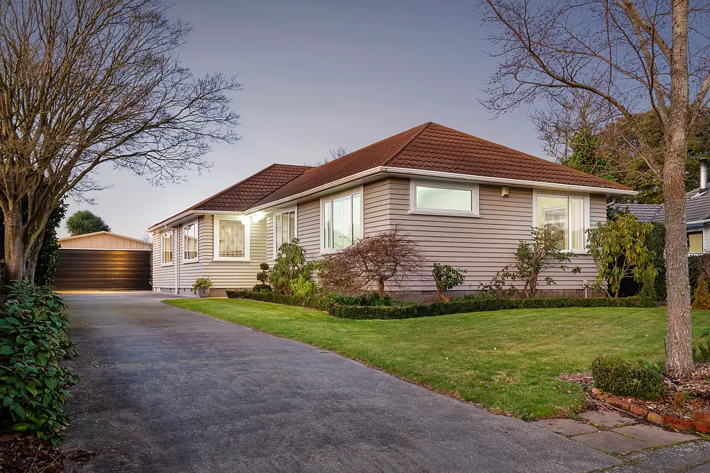 Burnside 4房  Auction Brought Forward: Friday 5 September 3:30pm