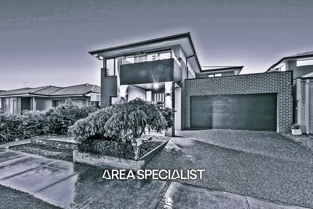 40 Merrin Circuit, Clyde North, VIC 3978