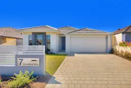 7 Watershed Way, Pearsall