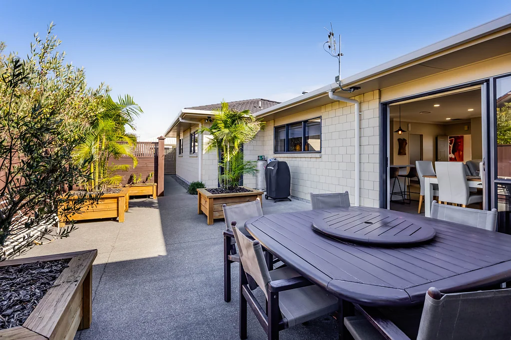 Bell Block 4 Bedroom Stunning Top Shelf Bargain