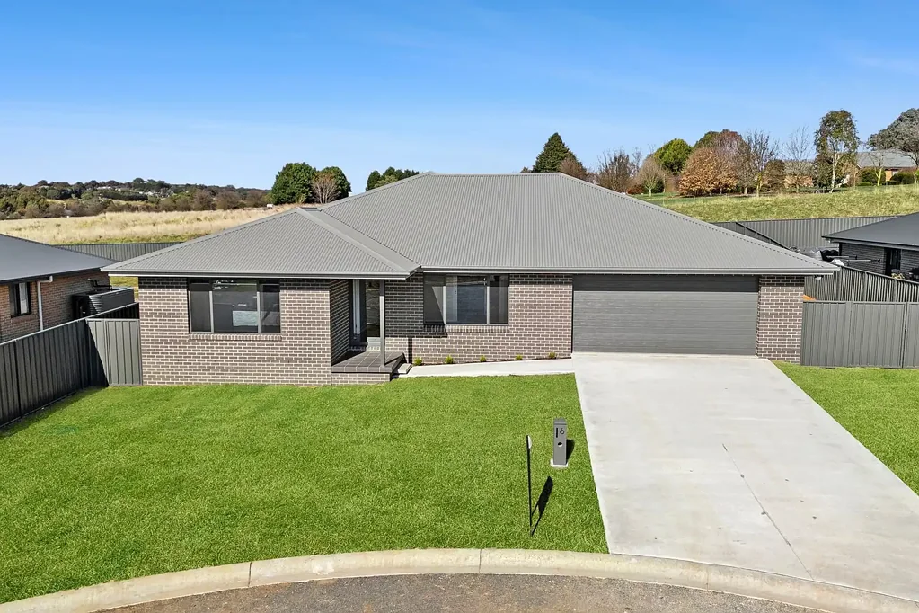 Crookwell 4 Slaapkamer BRAND NEW & READY FOR YOU!