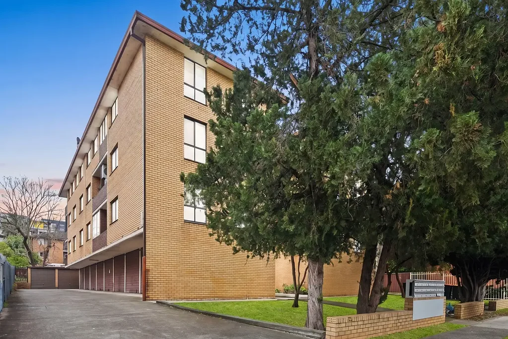 Warwick Farm 2બેડરૂમ Conveniently Positioned for Effortless Living