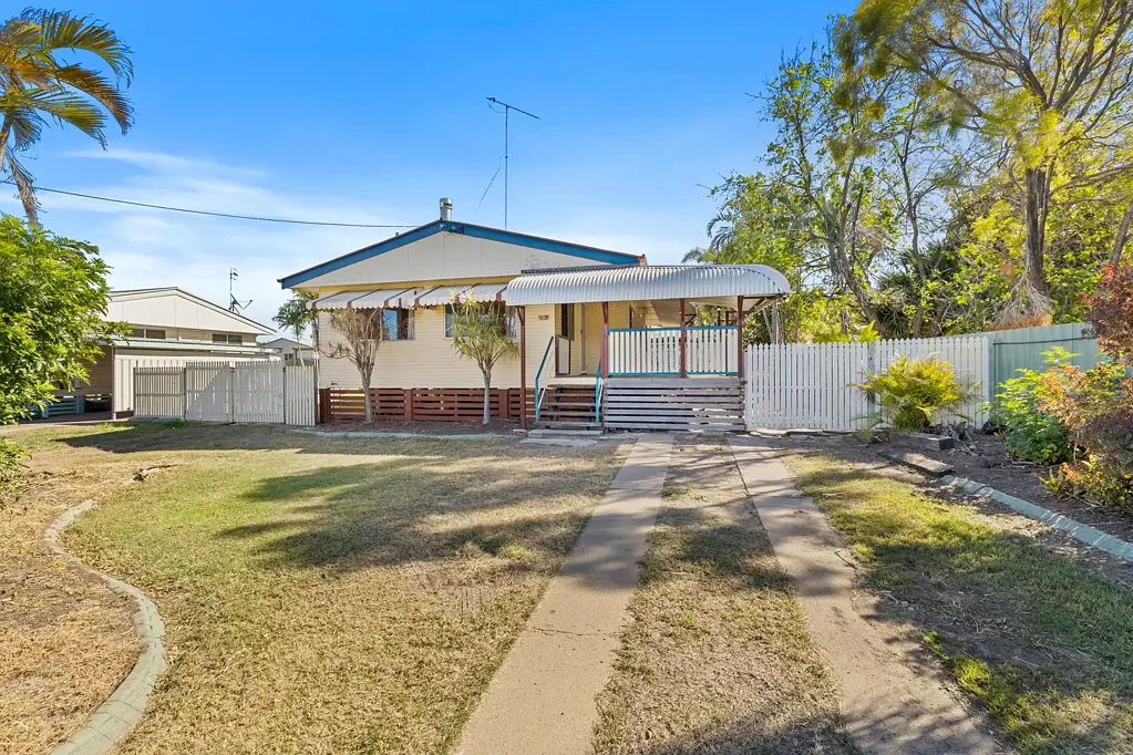 17 Farmer Street, Moura, QLD 4718