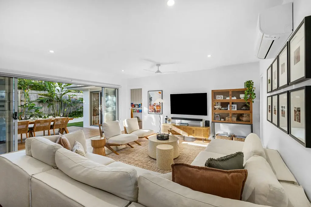 Peregian Springs 4房  Effortless Family Living with a Resort-Style Pool in the Heart of Peregian Springs