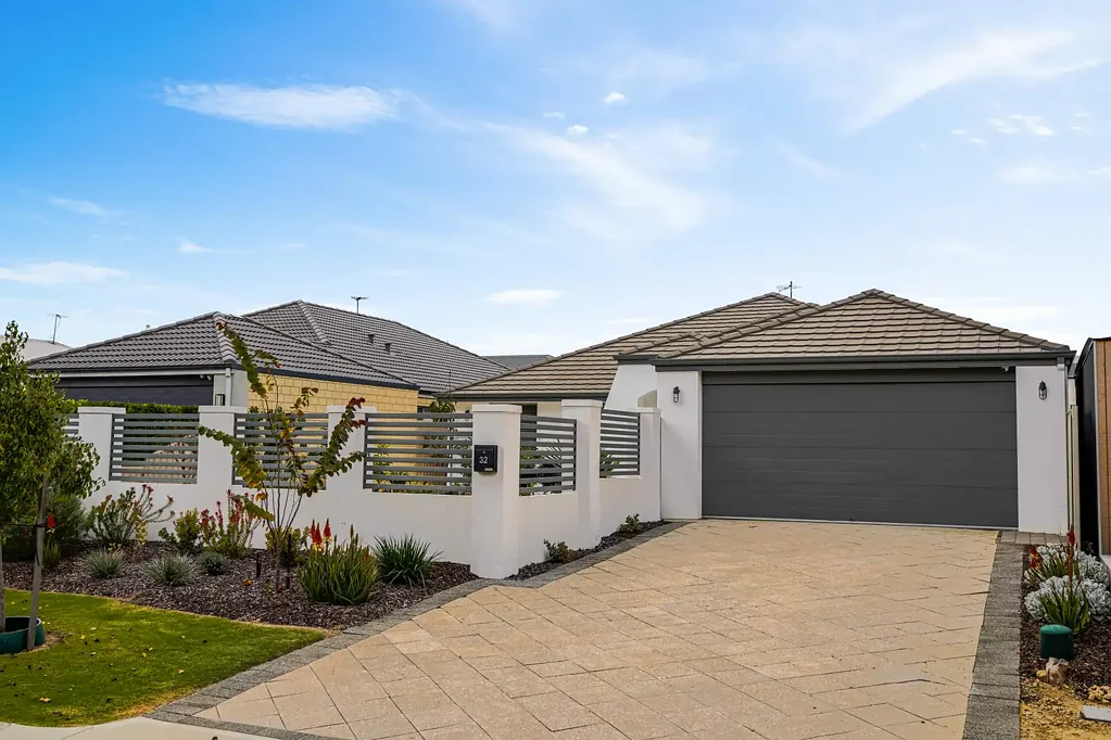 Lake Coogee 4房  Refined Living in a Relaxed Setting