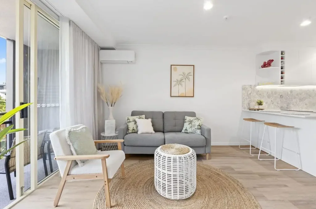 Surfers Paradise 1Moenga Coastal Living on Paradise Island - Renovated One-Bedroom Apartment