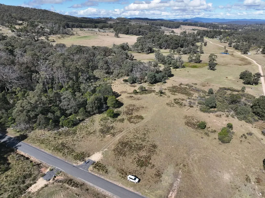 Tenterfield  Bush block at the Mountain