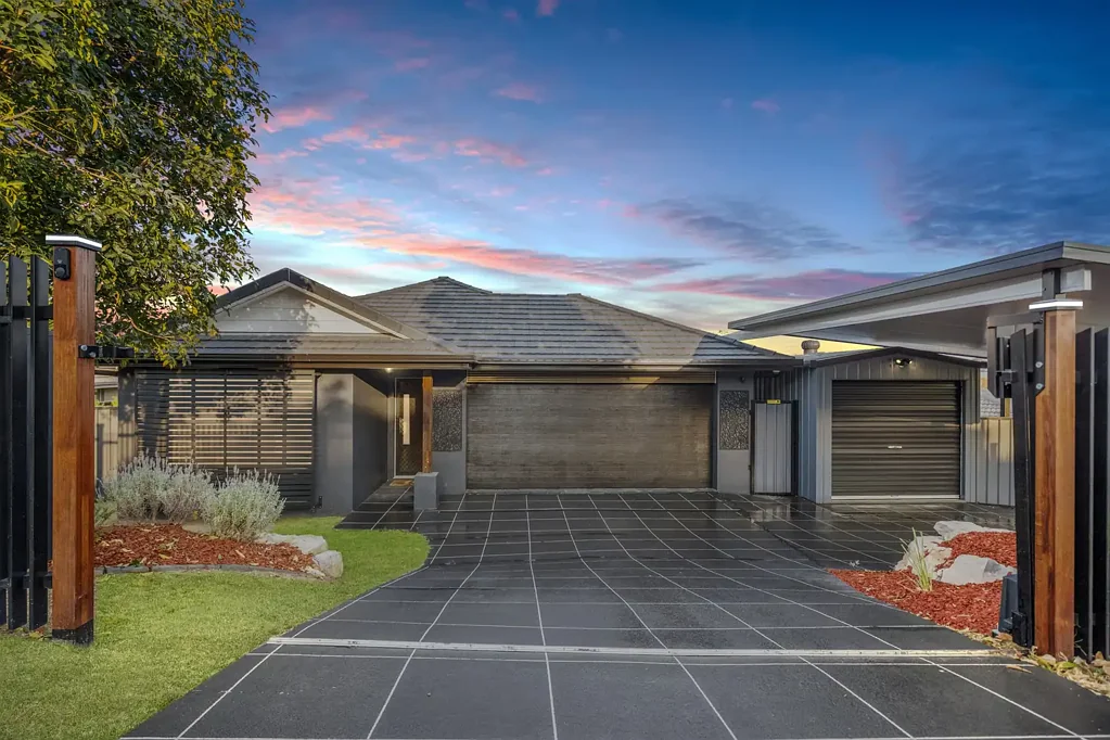 11 Gooloowan Circuit, Brassall, QLD 4305
