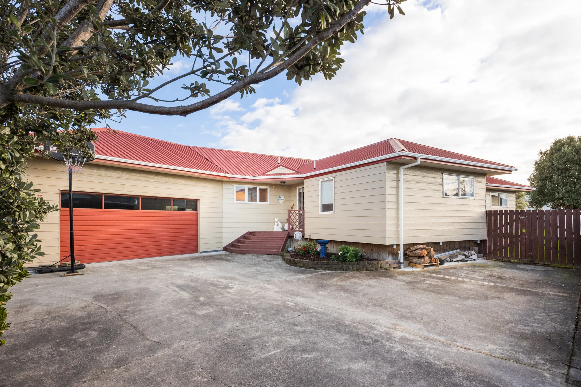 Feilding 4બેડરૂમ Spacious family home with ideal outdoor spaces!