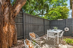 1/93 Ormond Road, Elwood
