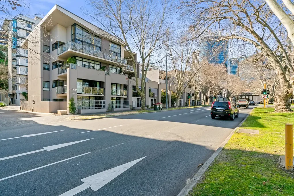 Parkside Luxury With Resort-Style Amenities!