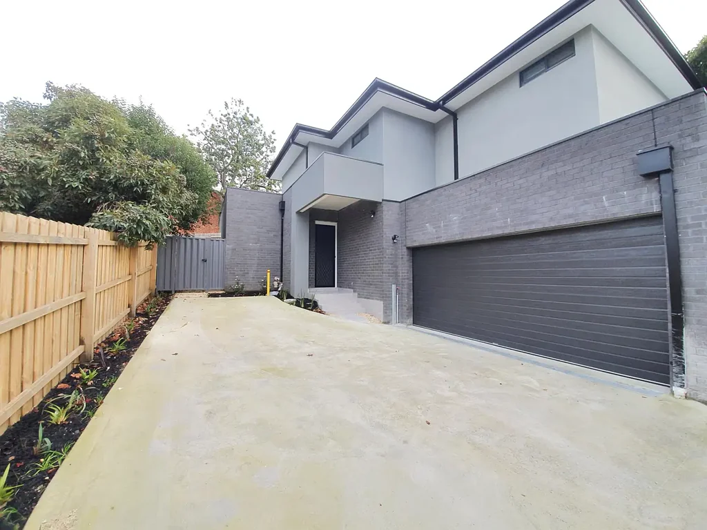 Spacious Family Townhouse in the Heart of Box Hill!
