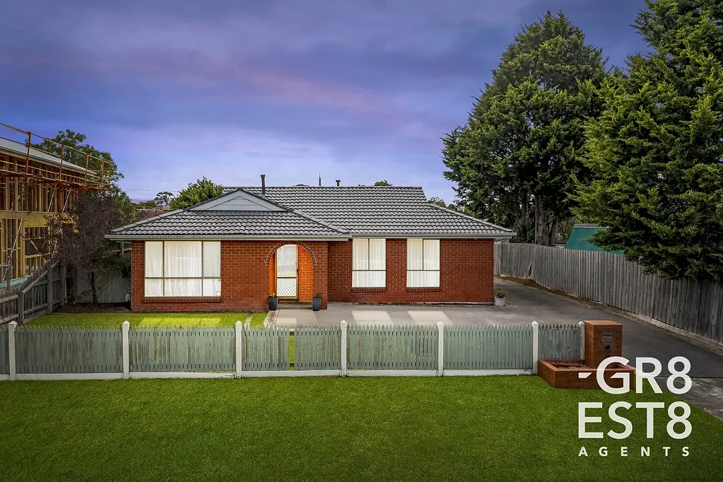 Carrum Downs 3 Bedroom Family Favourite with Poolside Living in Prime Location