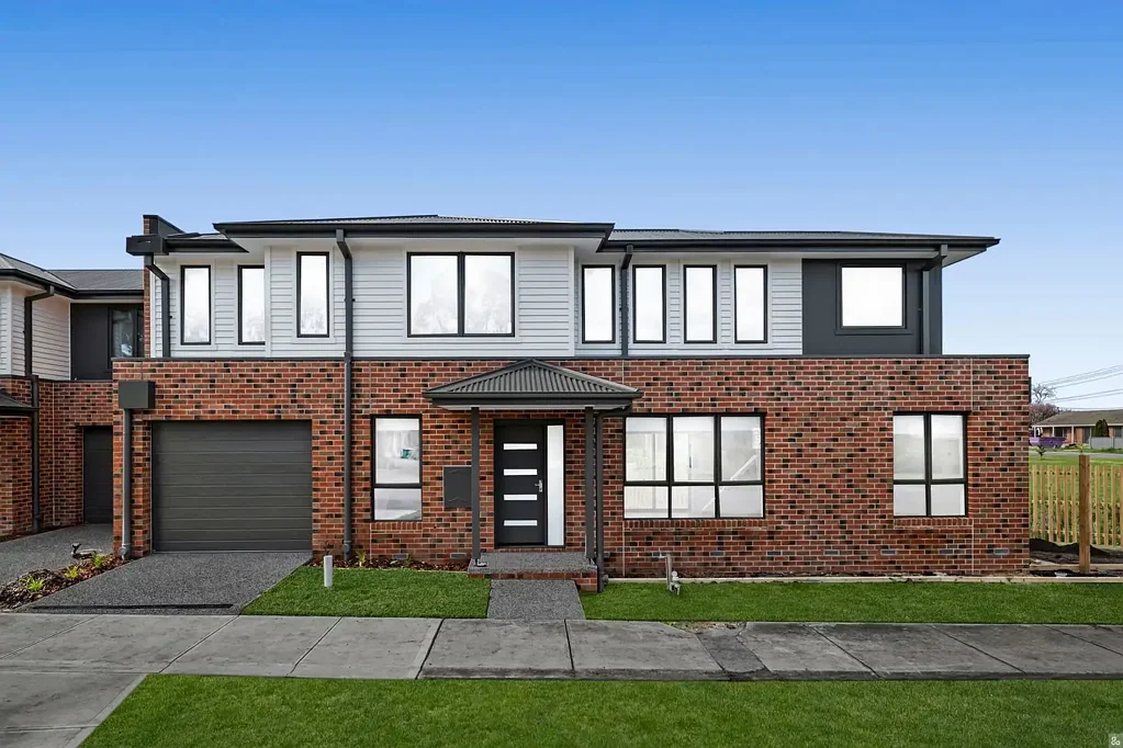 Mernda 2房  Brand New Street-Frontage Town-House – Nearing Completion