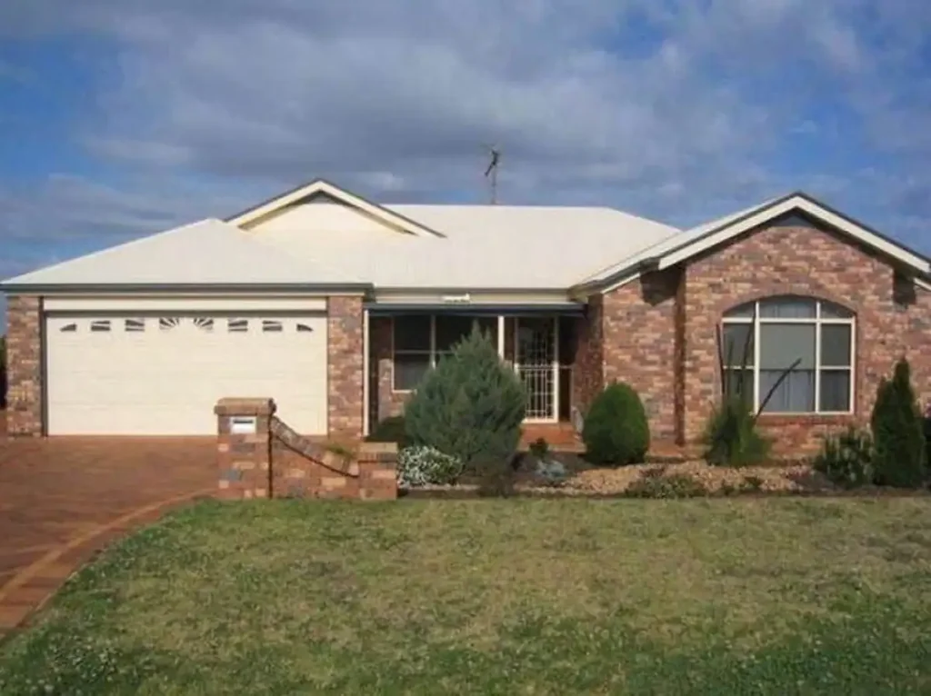 A must inspect! Large 4 bedrooms, office, 4 car accommodation