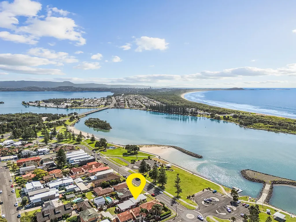 Lake Illawarra 2Kwarto Updated Single Level Villa in a Prime Lakeside Setting