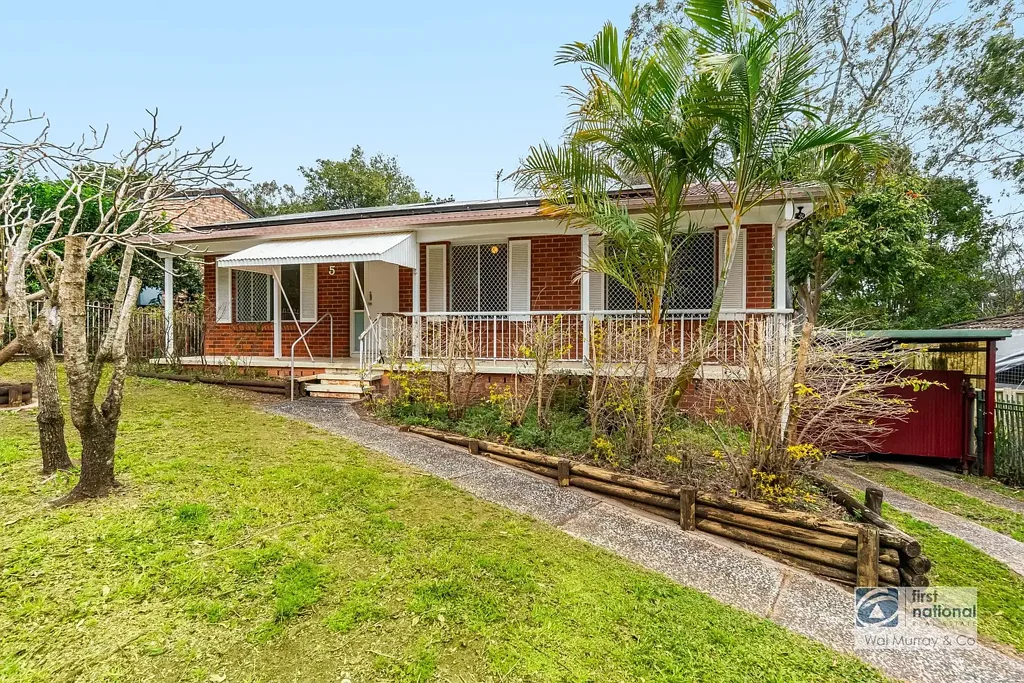 Goonellabah 3房  BRICK AND TILE FAMILY HOME IN CONVENIENT GOONELLABAH LOCATION