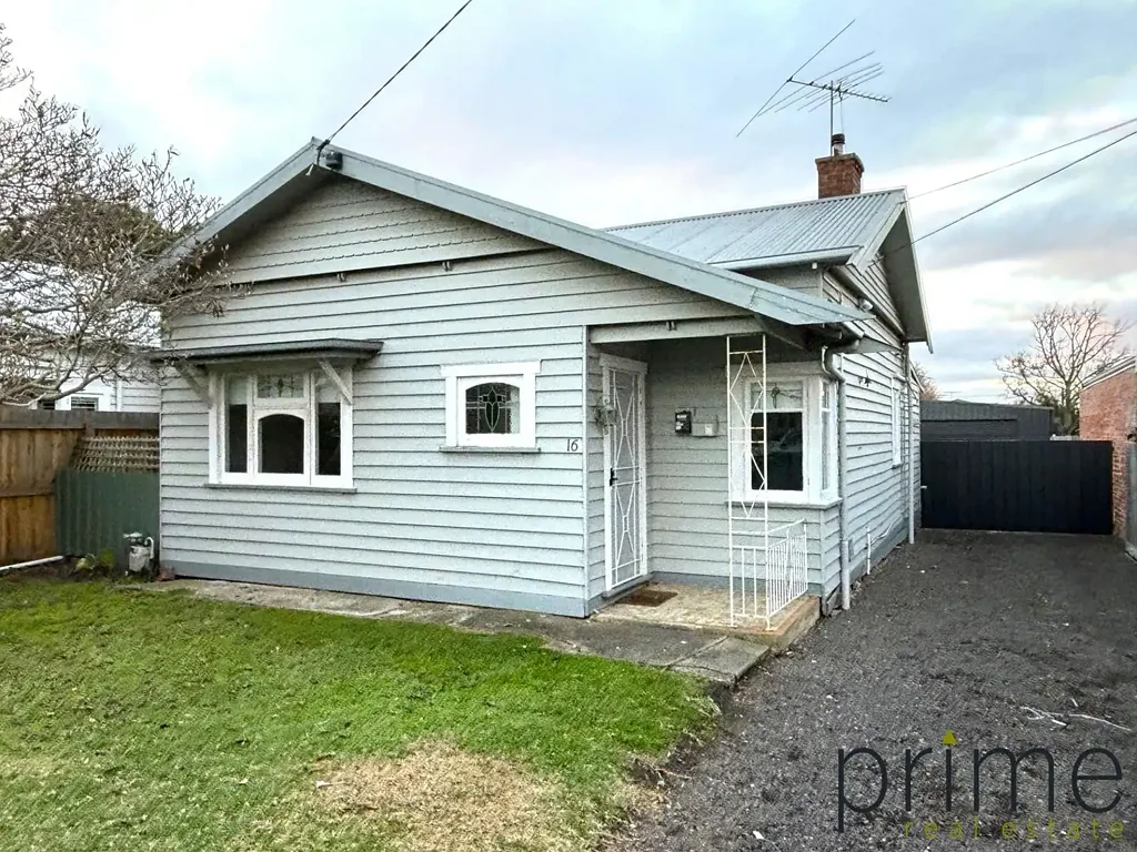 Charming Home in Sought After Geelong West!