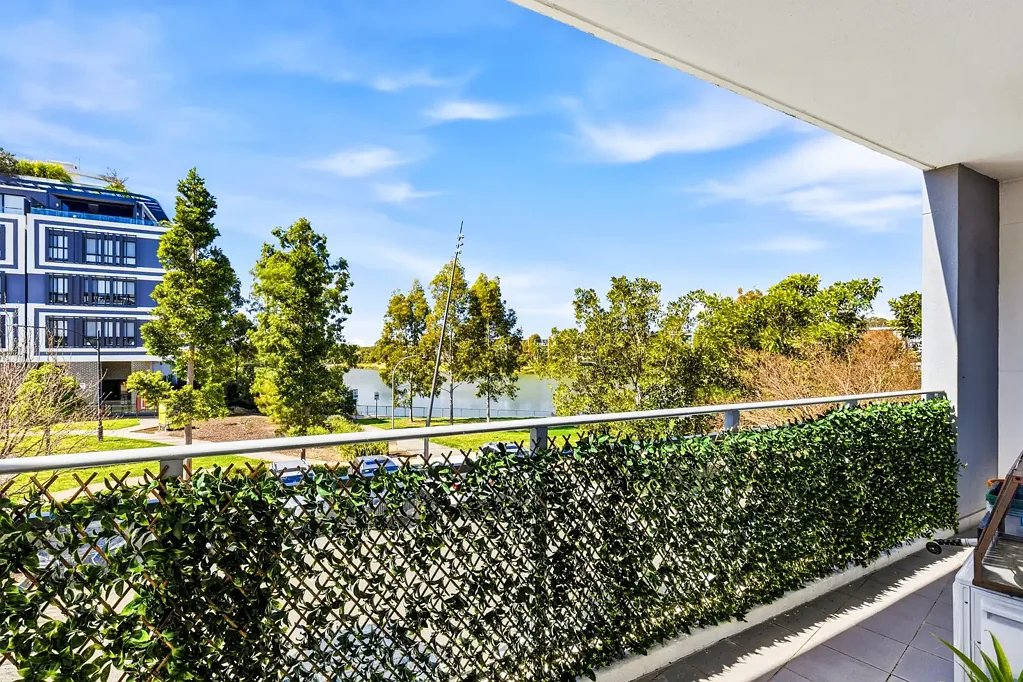 Jordan Springs 2Kwarto Lakeside Living with Convenience