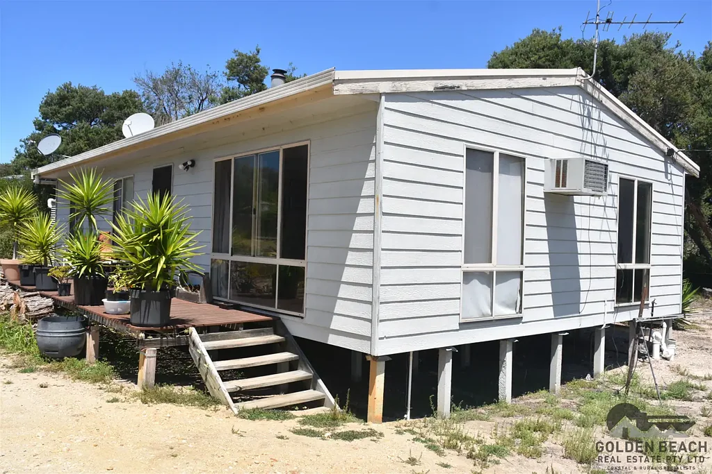 Golden Beach 3 Bedroom Investor's Dream!