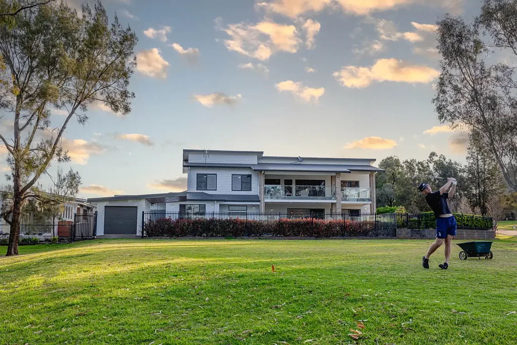 Dubbo 4房  A Benchmark of Prestige With Panoramic Golf Course Views