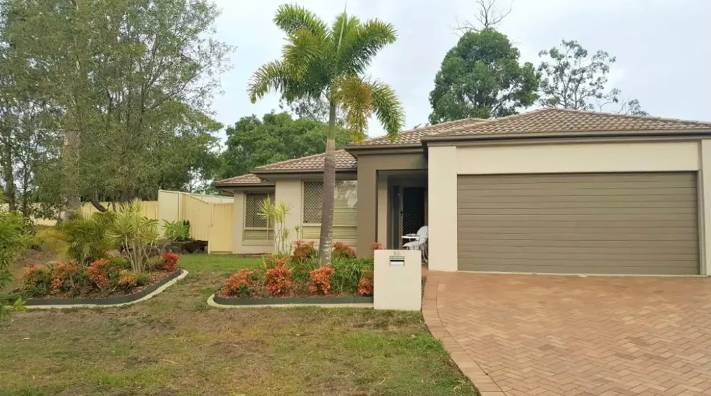 Large Home in Quiet Neighbourhood