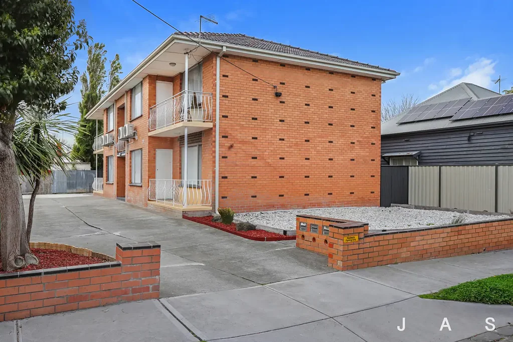 Inner-West Living in the Heart of Seddon