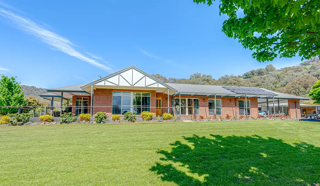 156 Buffalo Creek Road, Myrtleford, VIC 3737