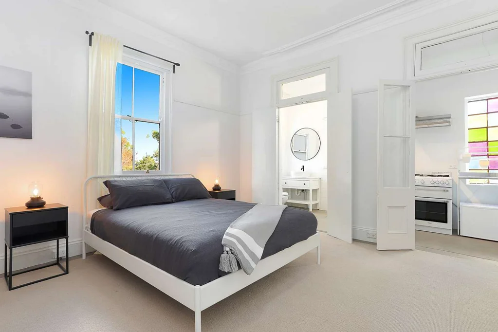 SPACIOUS STUDIO IN THE HEART OF PETERSHAM Free Utilities