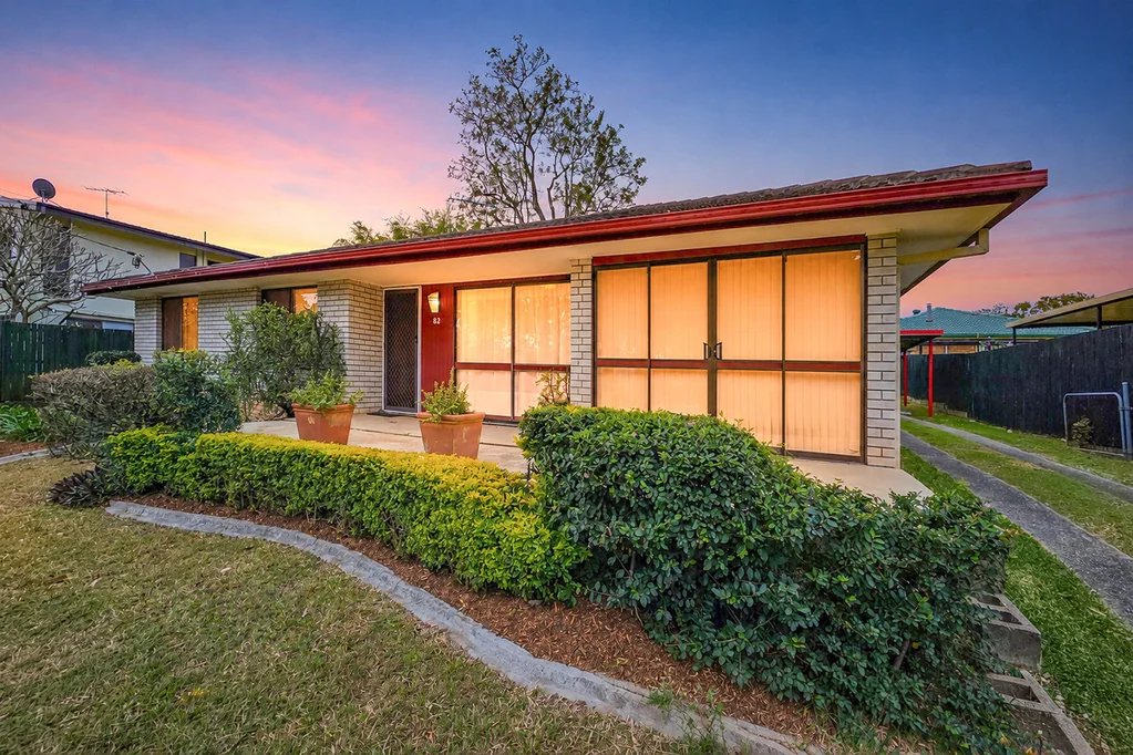 Springwood 3房 备受喜爱的3卧砖房低层住宅，开启新篇章！ A much-loved 3-bed brick lowset ready for its next chapter!