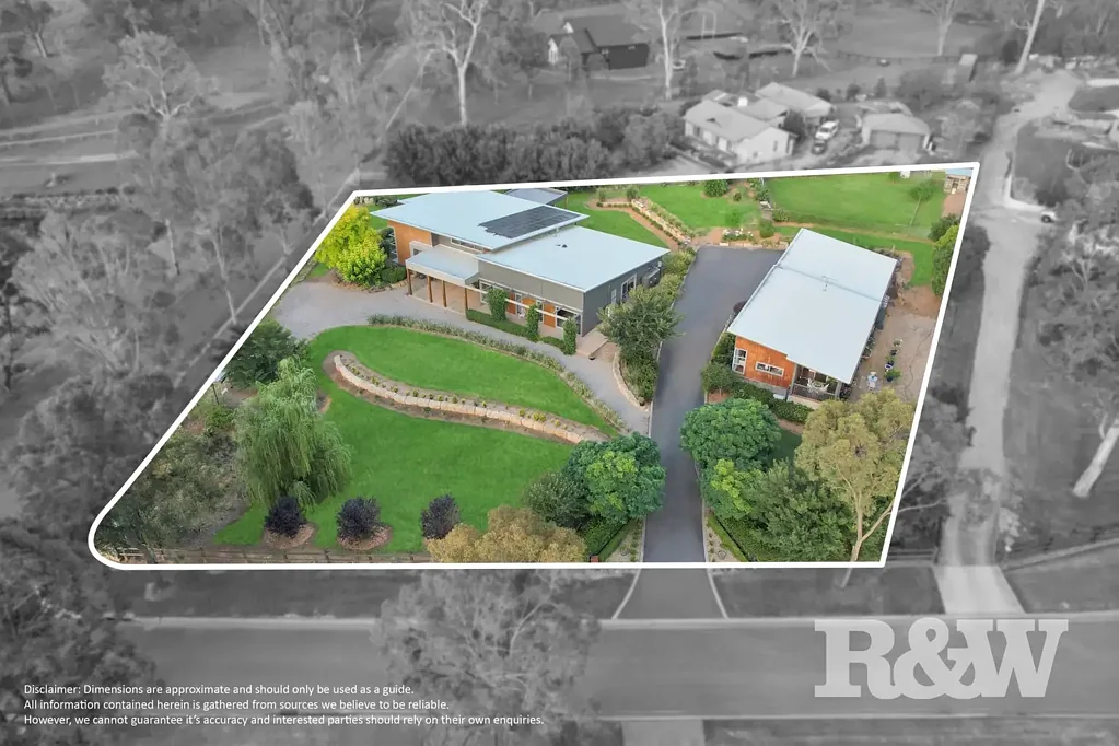 Picton 6房  STUNNING House with separate Granny Flat!