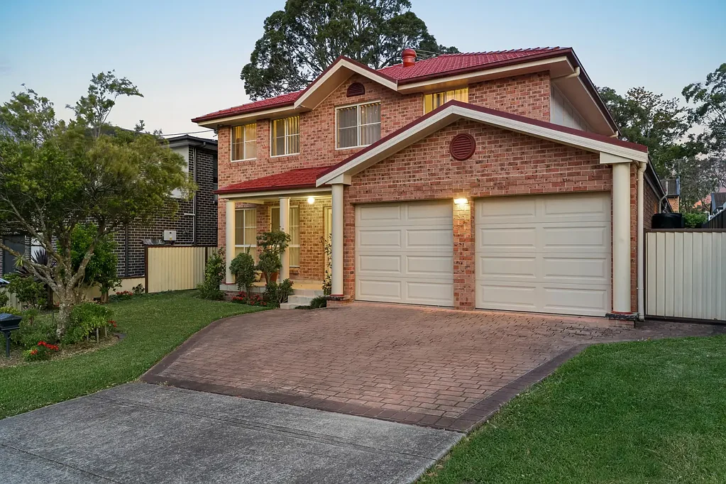 Revesby 5 Slaapkamer Generous family home with lucrative future scope