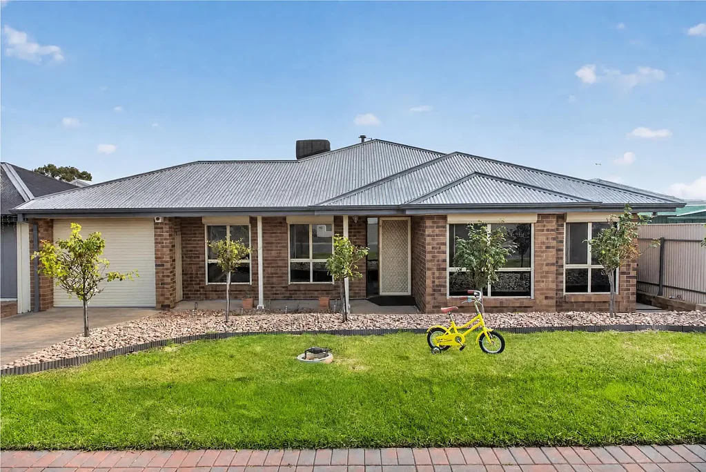 Blakeview 4Kwarto Modern Family Living in a Great Location