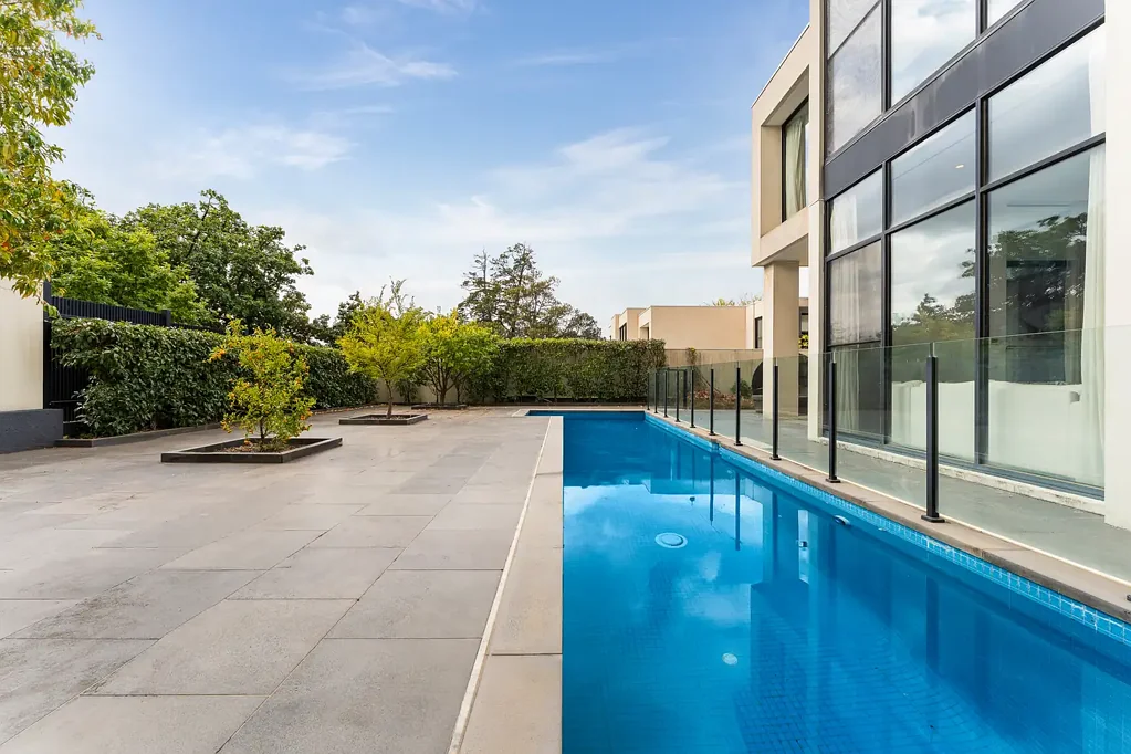 Kew 5 Slaapkamer A Refined Family Retreat in Coveted Studley Park